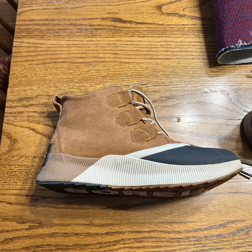 Sorel Brown and Black Winter Boots - Picture 14 of 16